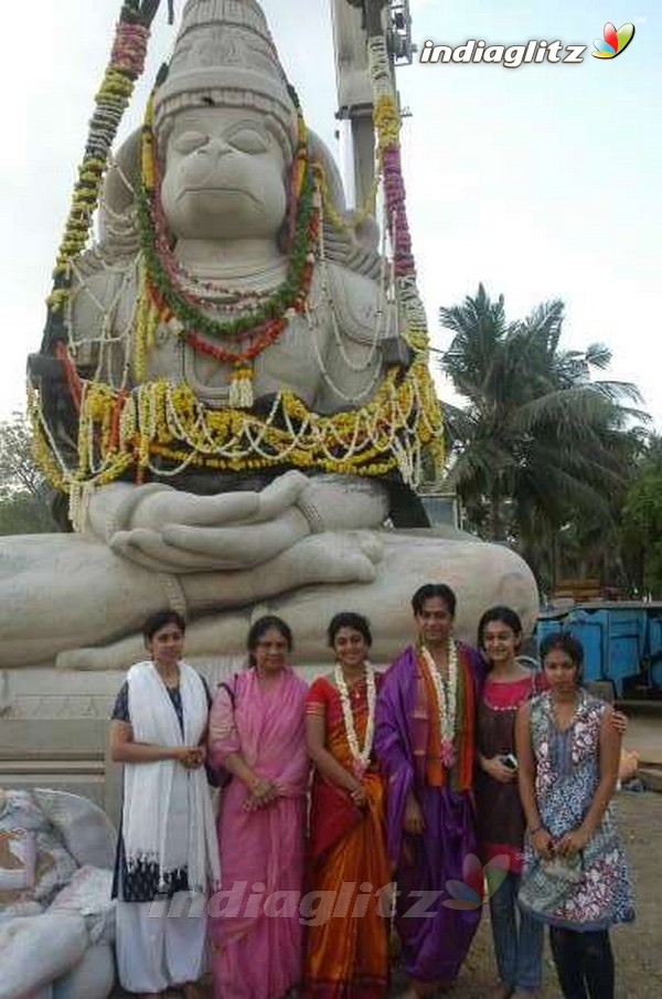 Action King Arjun Builds Hanuman Temple