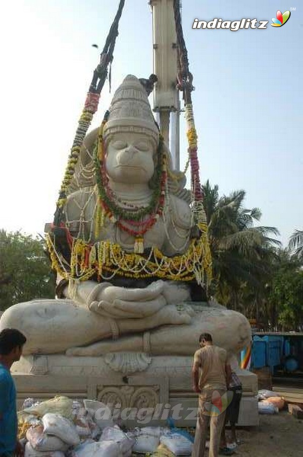 Action King Arjun Builds Hanuman Temple