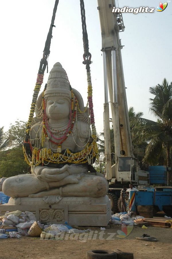 Action King Arjun Builds Hanuman Temple