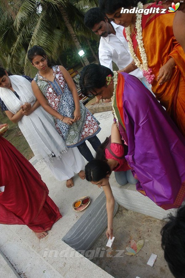 Action King Arjun Builds Hanuman Temple