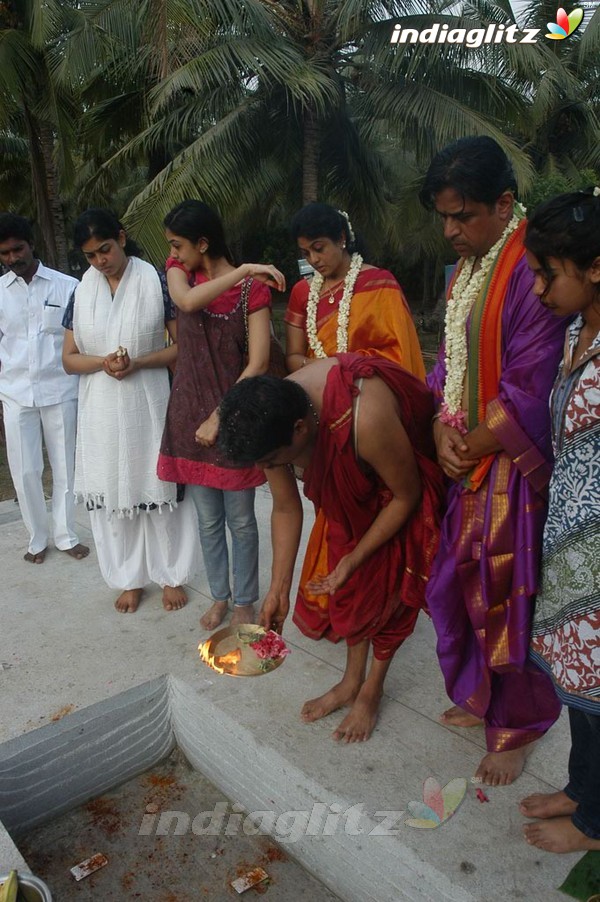 Action King Arjun Builds Hanuman Temple