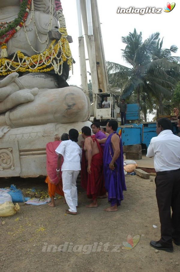 Action King Arjun Builds Hanuman Temple