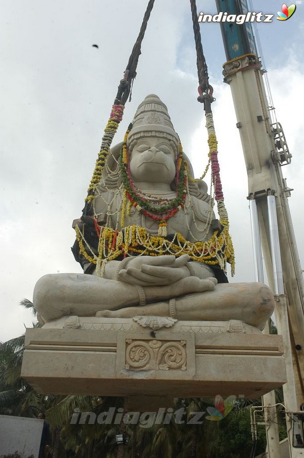 Action King Arjun Builds Hanuman Temple