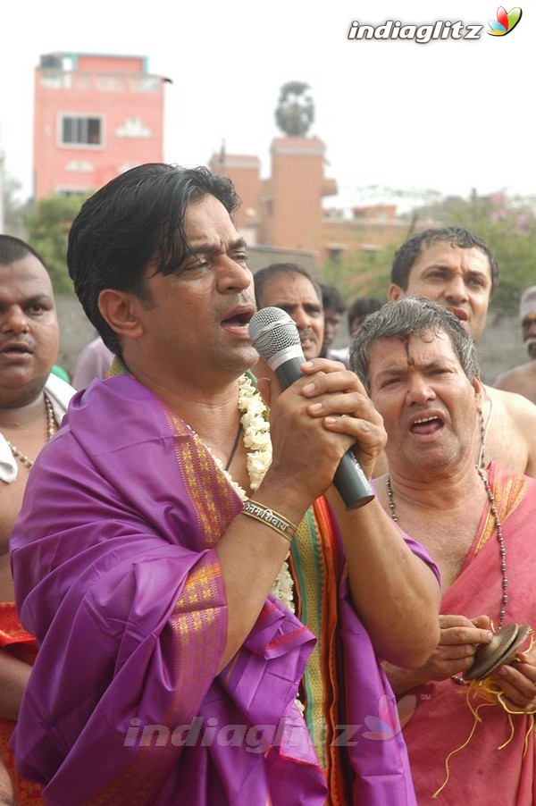 Action King Arjun Builds Hanuman Temple