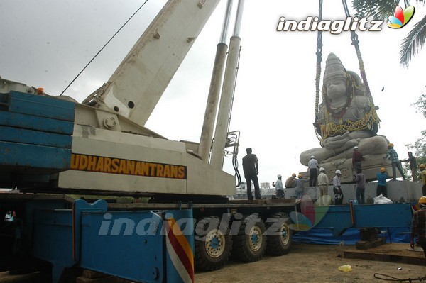 Action King Arjun Builds Hanuman Temple