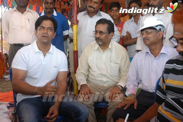 Action King Arjun Builds Hanuman Temple