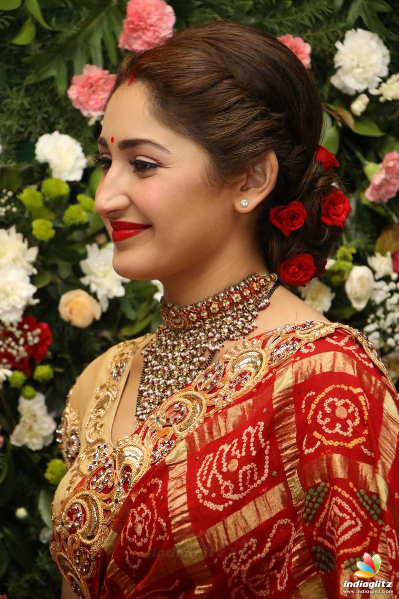 Arya & Sayyeshaa Wedding Reception