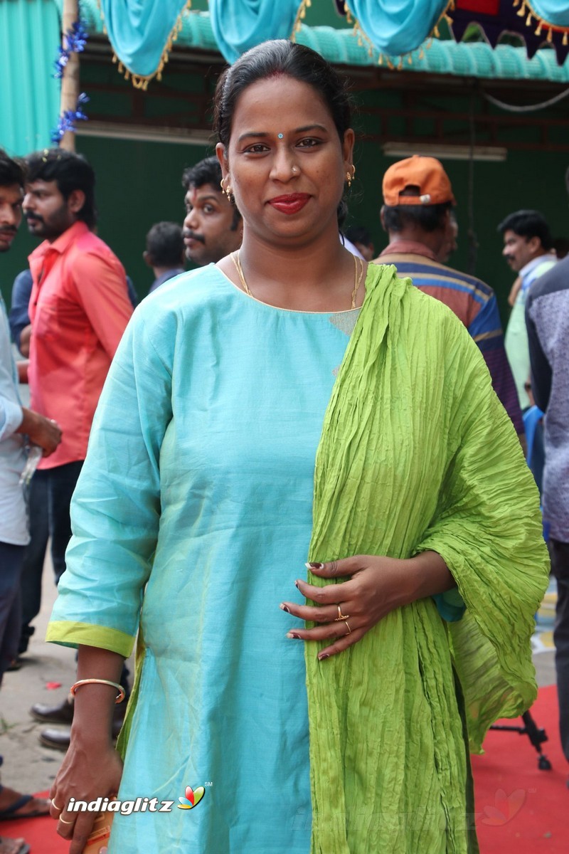 'Avathara Vettai' Movie Pooja