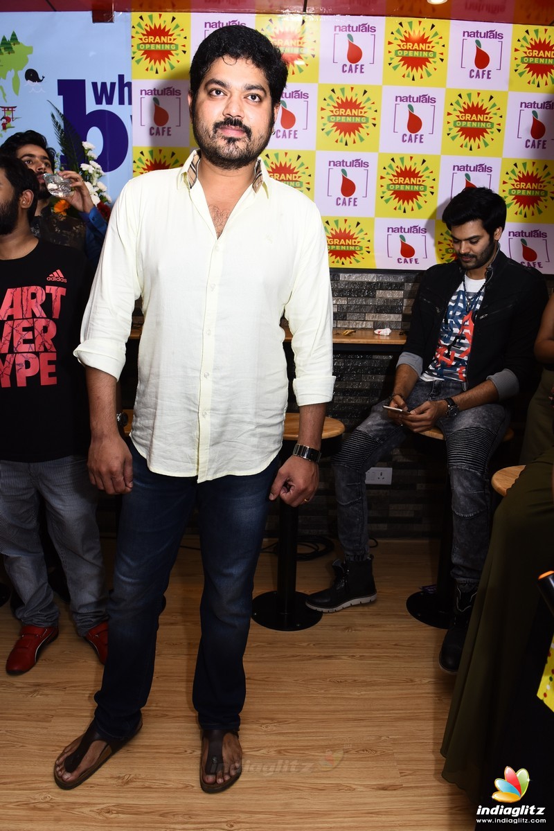 Bigg Boss Contestants Launch Naturals' B Cafe