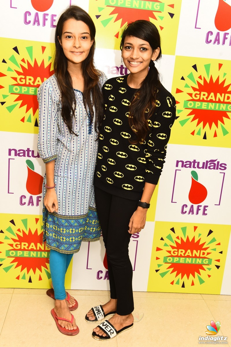 Bigg Boss Contestants Launch Naturals' B Cafe