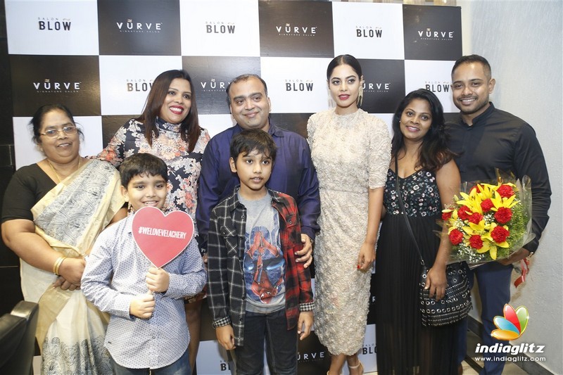 Bindu Madhavi inaugurates Salon Blow at Velachery