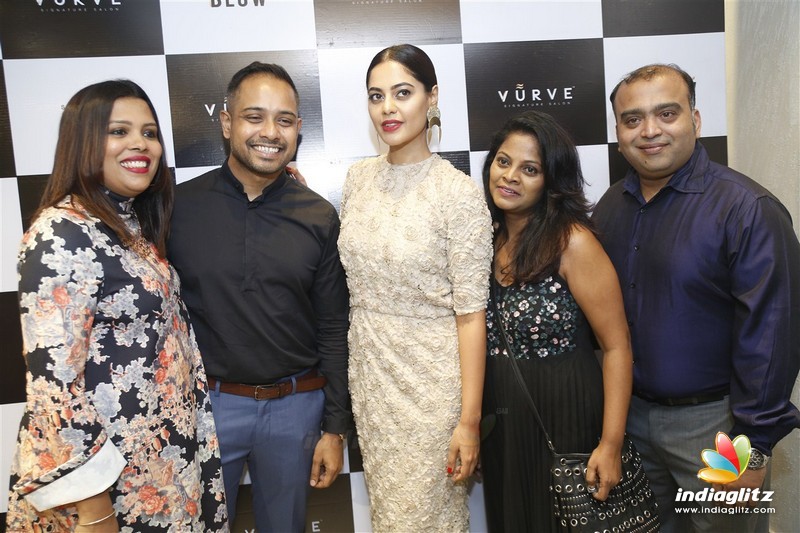 Bindu Madhavi inaugurates Salon Blow at Velachery