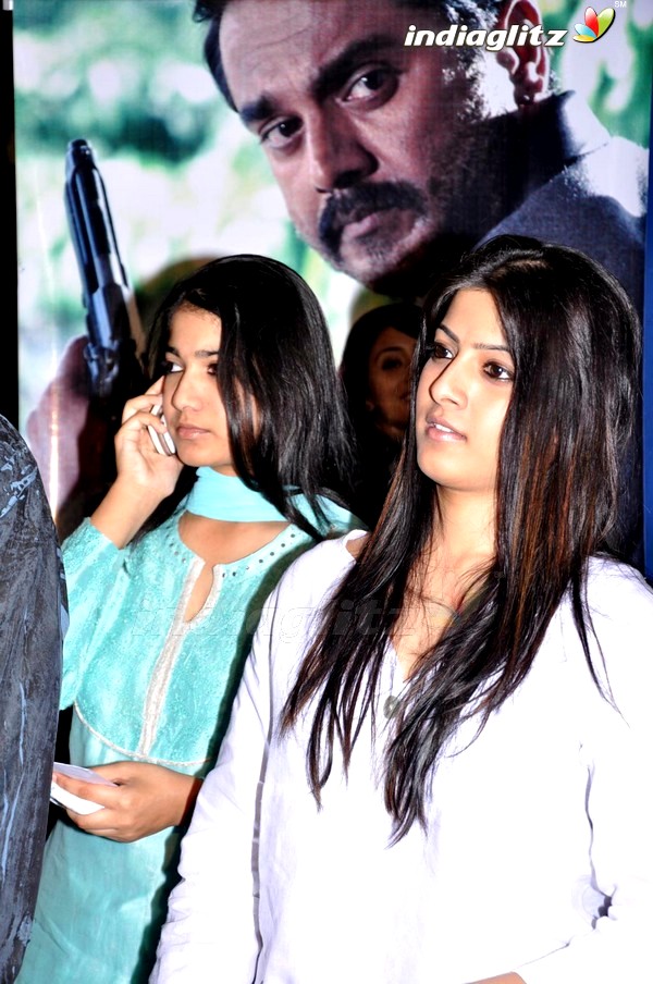 Starry Premiere Of `Jaggubhai'