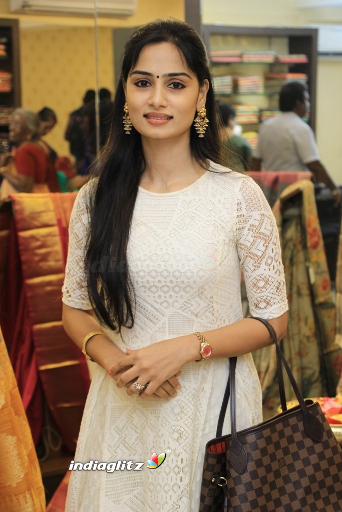 Jyothika Launches Shringaram Boutique at CIT Nagar Mylapore