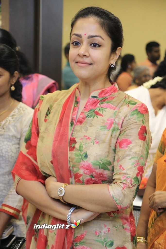 Jyothika Launches Shringaram Boutique at CIT Nagar Mylapore