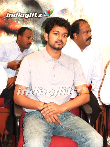 'Kadhalil Vizhunthen' Movie Launch