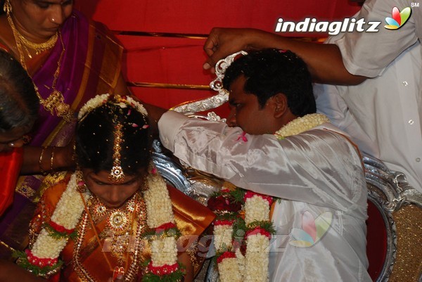 'Kalavani' Director Sargunam Ties The Knot