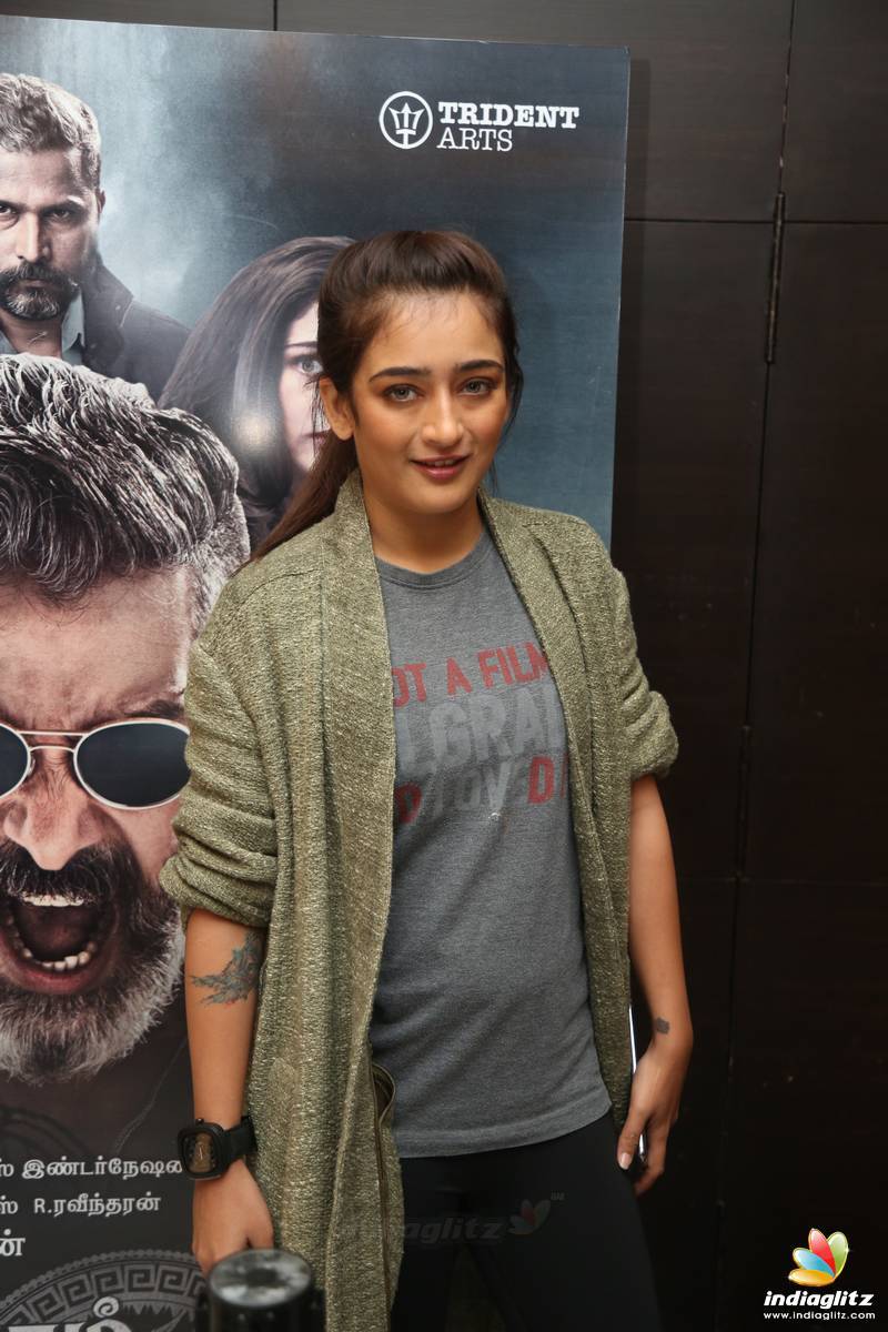 'Kadaram Kondan' Premier Show