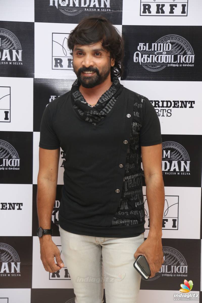 'Kadaram Kondan' Premier Show