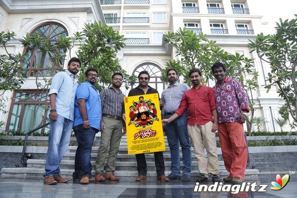 Madhavan launches 'Odu Raja Odu' first look poster