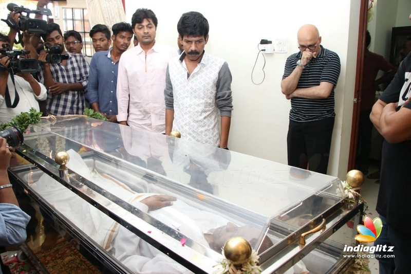 Celebs bid teary farewell to legend Mahendran!