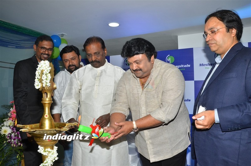 Prabhu and Vairamuthu inaugurates Medway Hospital