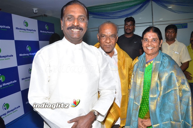 Prabhu and Vairamuthu inaugurates Medway Hospital