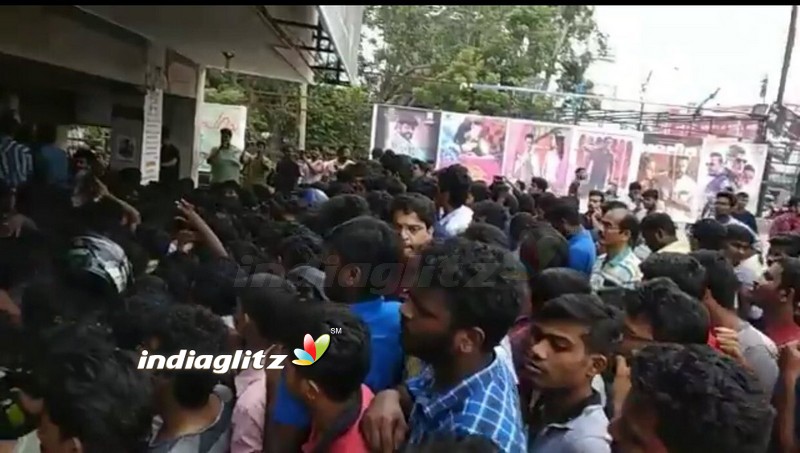 Thalapathy Vijay fans Mersal Celebration