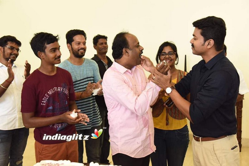 Thenandal films Murali Birthday Celebration At The Sets Of 'Vijay 61'