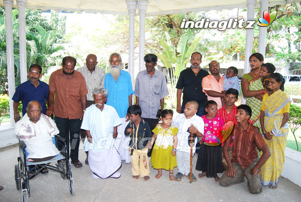 'Naan Kadavul' Cast Convened