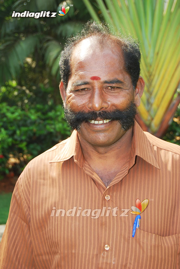 'Naan Kadavul' Cast Convened