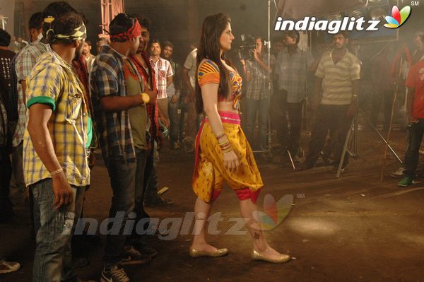 'Naan Rajavaga Pogiren' Shooting Spot