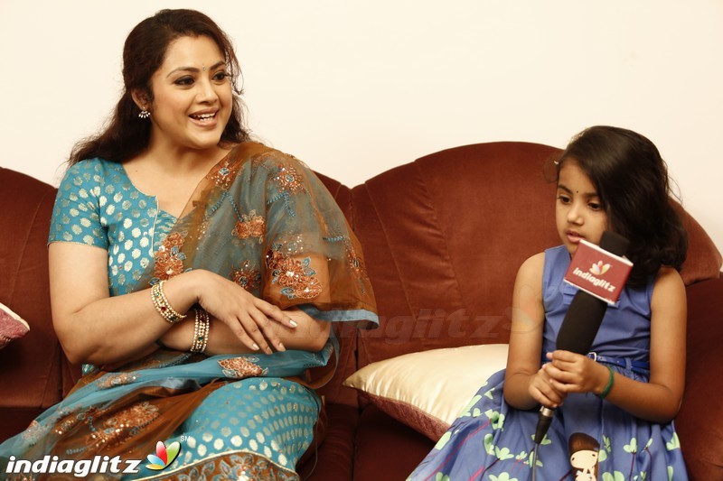 Twinkle Twinkle Nainika Star - Actress Meena's Daughter Interview