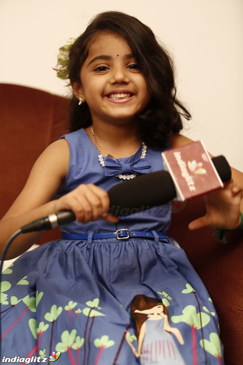 Twinkle Twinkle Nainika Star - Actress Meena's Daughter Interview