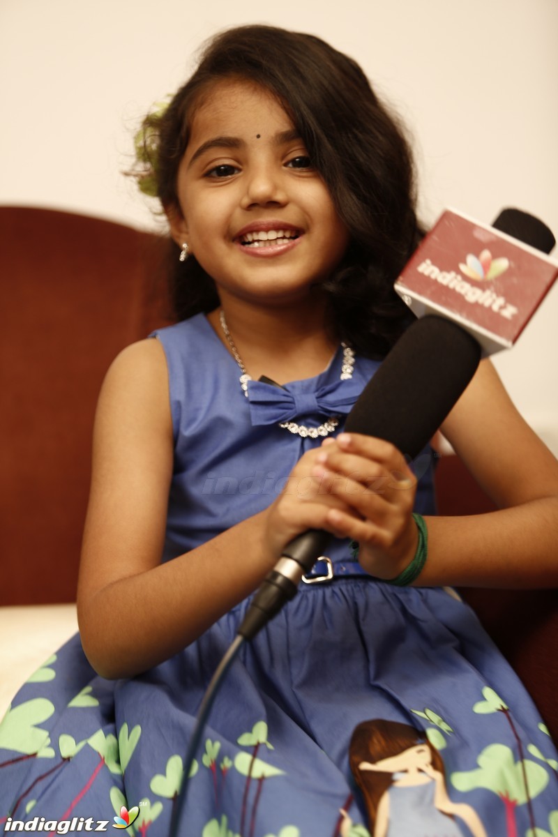 Twinkle Twinkle Nainika Star - Actress Meena's Daughter Interview