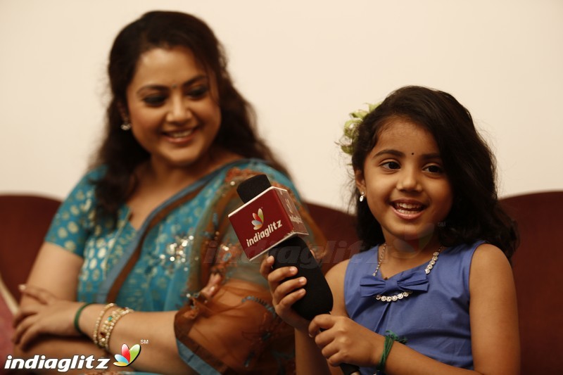 Twinkle Twinkle Nainika Star - Actress Meena's Daughter Interview