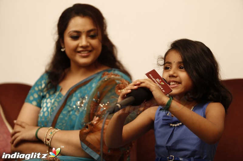 Twinkle Twinkle Nainika Star - Actress Meena's Daughter Interview