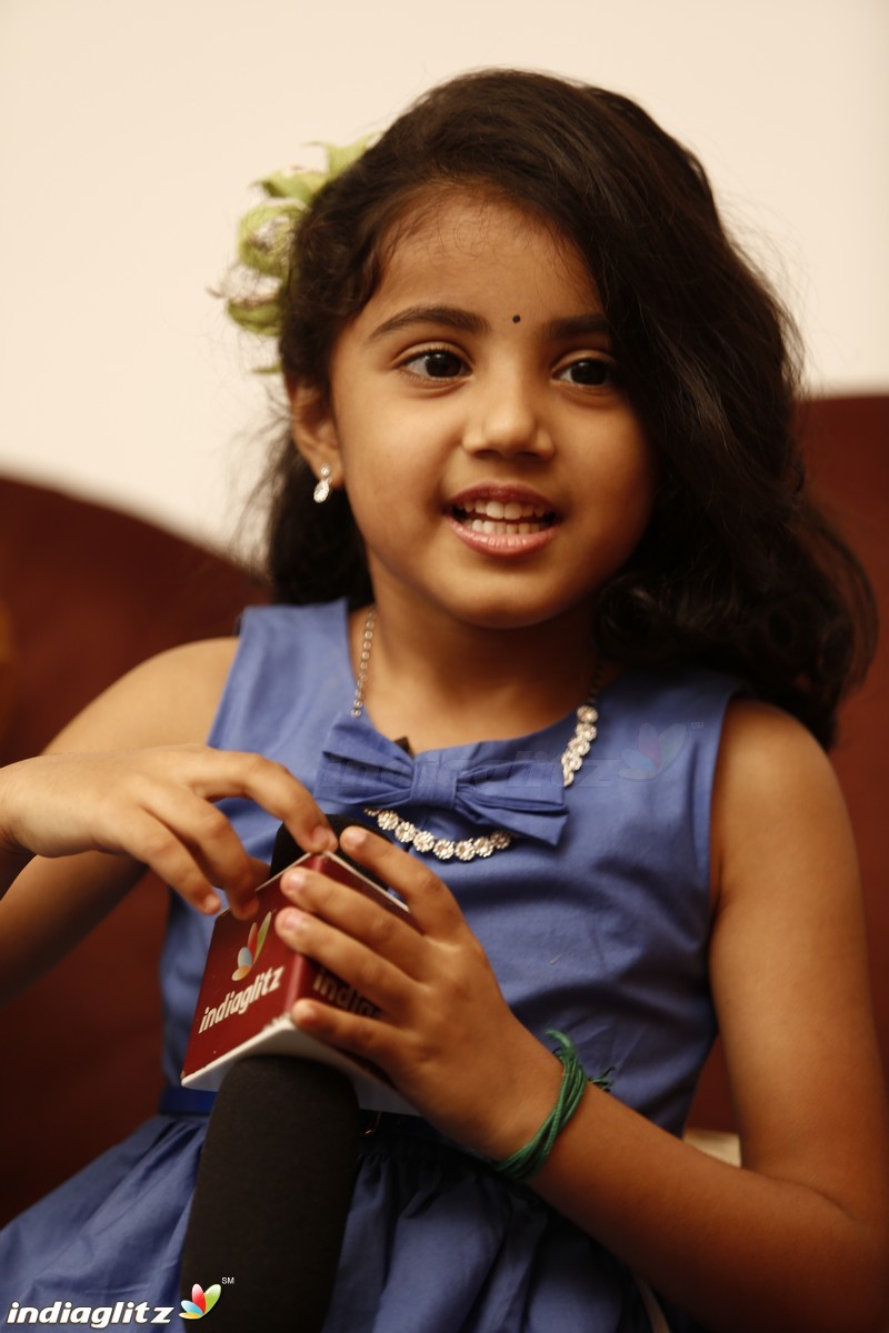 Twinkle Twinkle Nainika Star - Actress Meena's Daughter Interview