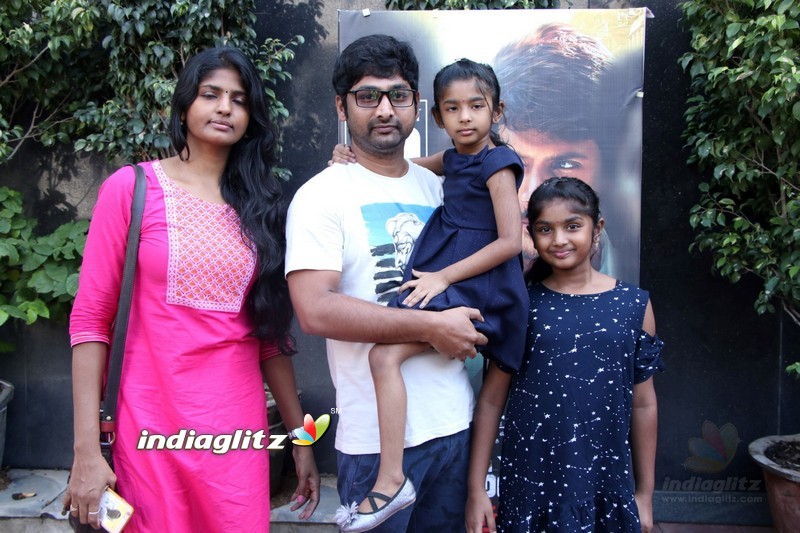 'Nenjil Thunivirundhal' Grand premiere show