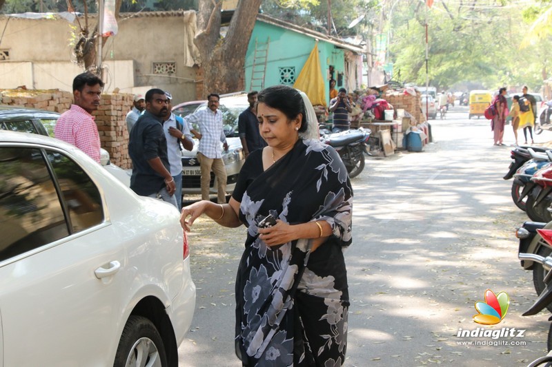 Celebs pay their last respects to 'Pattiyal' Sekhar