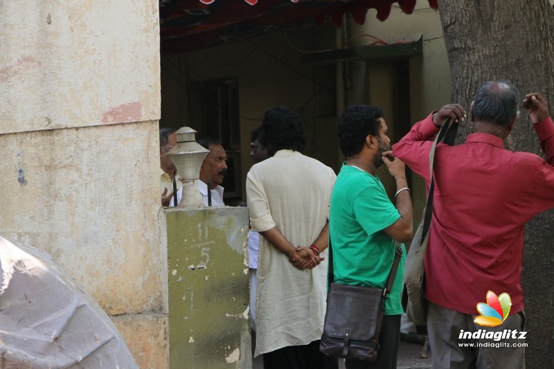 Celebs pay their last respects to 'Pattiyal' Sekhar