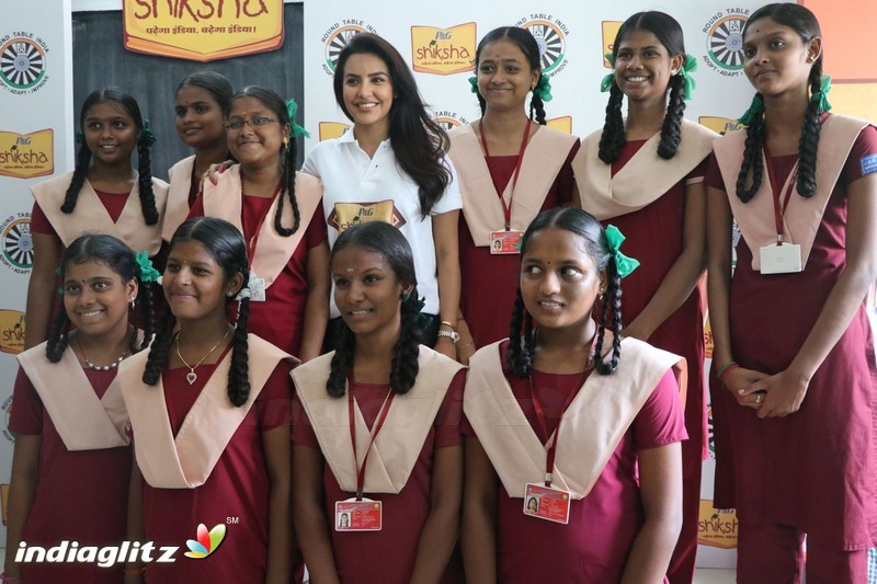 Actress Priya Anand and tha Students of Shiksha Movement Event