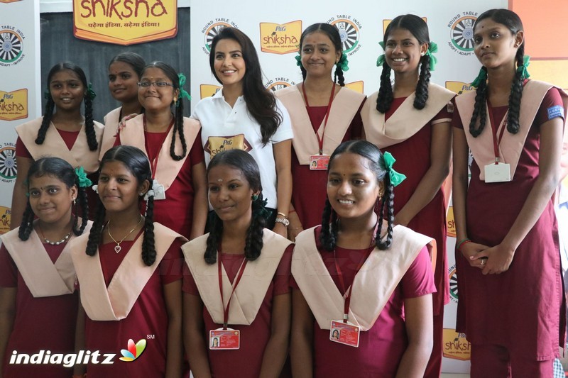 Actress Priya Anand and tha Students of Shiksha Movement Event