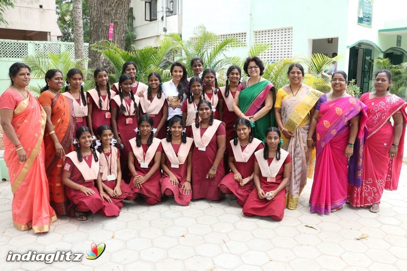 Actress Priya Anand and tha Students of Shiksha Movement Event