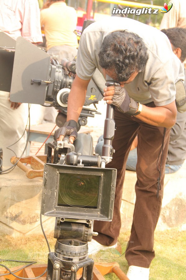 'Puli Vesham' On Location