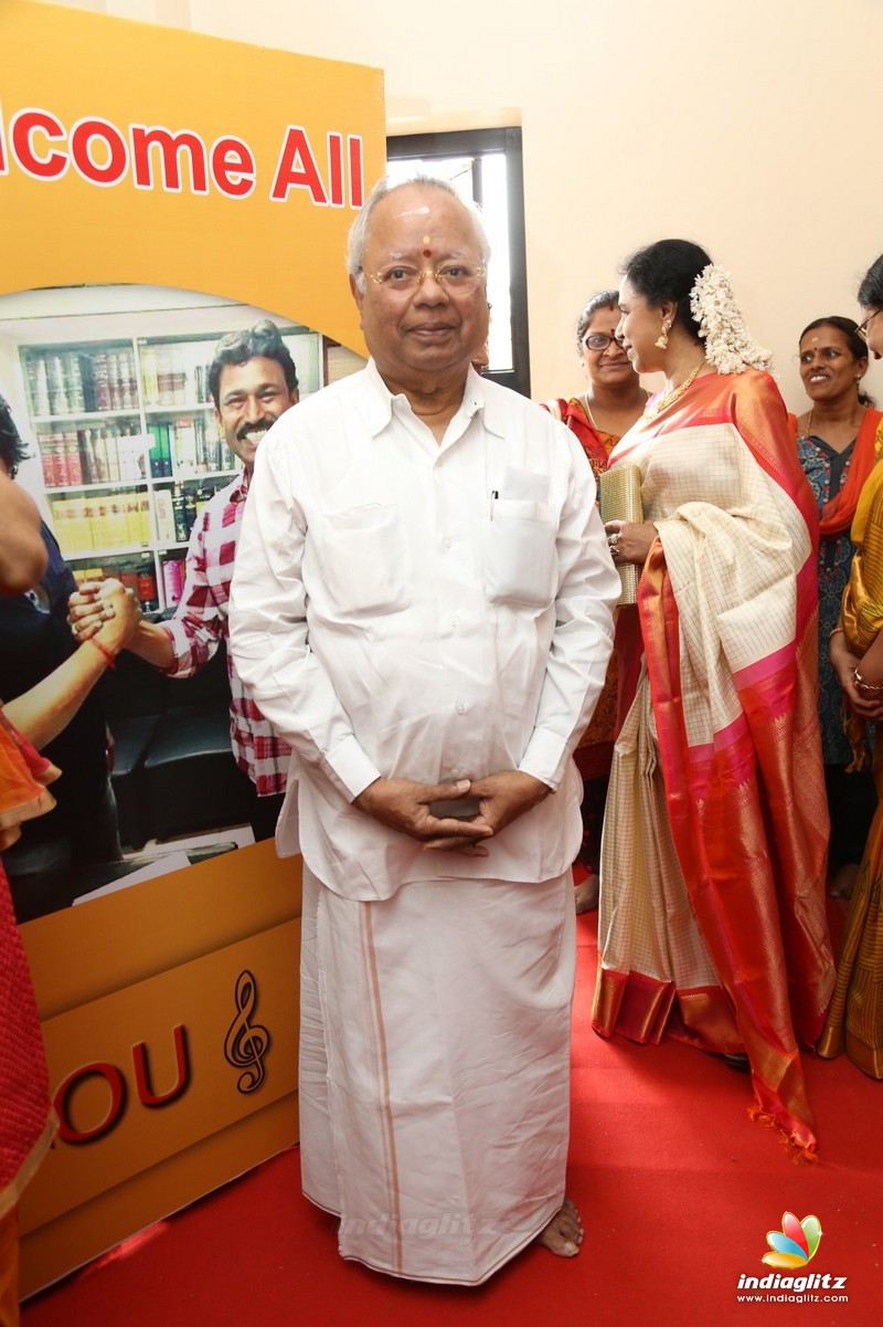 Rajesh Vaidhya's RaVna - The International School of Veena Inauguration