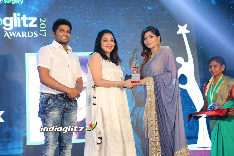 Rohini at 3rd edition of Cosmoglitz Awards 2017