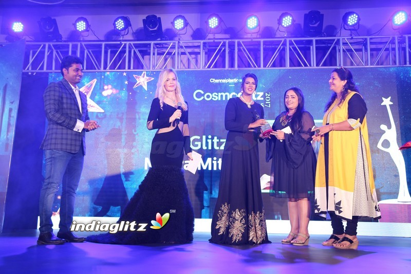 Rohini at 3rd edition of Cosmoglitz Awards 2017