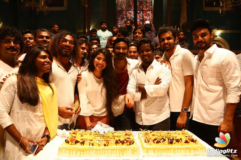 Sai Pallavi and Vinoth (Adithangi) Birthday Celebration at Maari 2 Shooting Spot