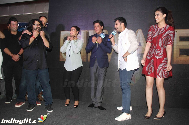 SRK-Kajol celebrating Dilwale music at JW Marriot